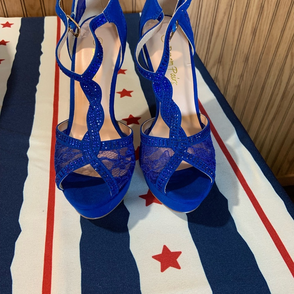 Elegant Blue Strappy Heels with Stiletto